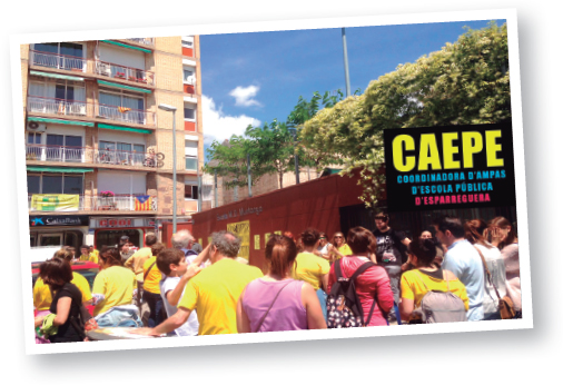 Manifestació a Esparreguera contra el tancament de línies d’educació infantil de 3 anys.