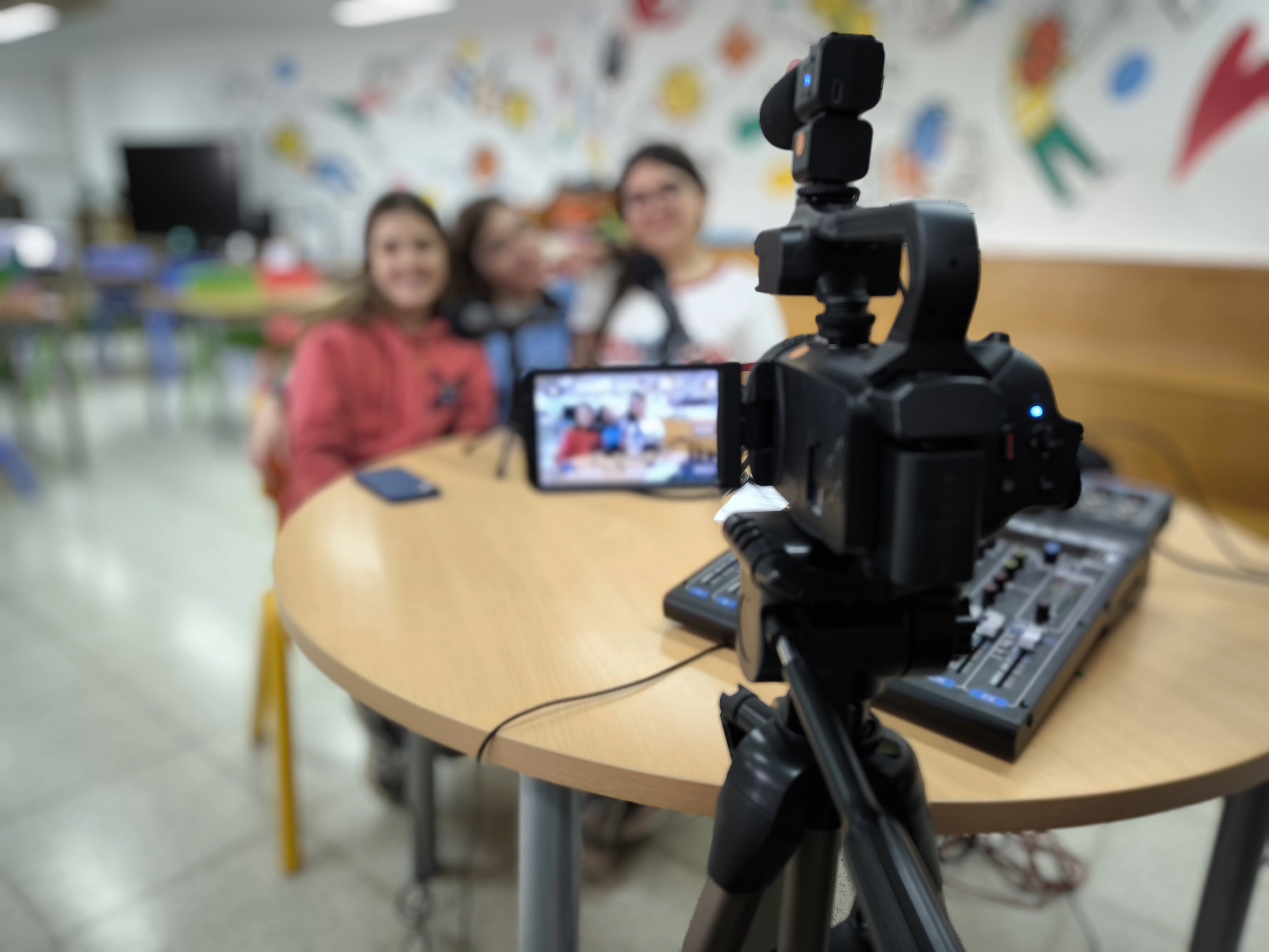 Projecte BiblioTech: De l’espai físic a un centre multimèdia d’aprenentatge
